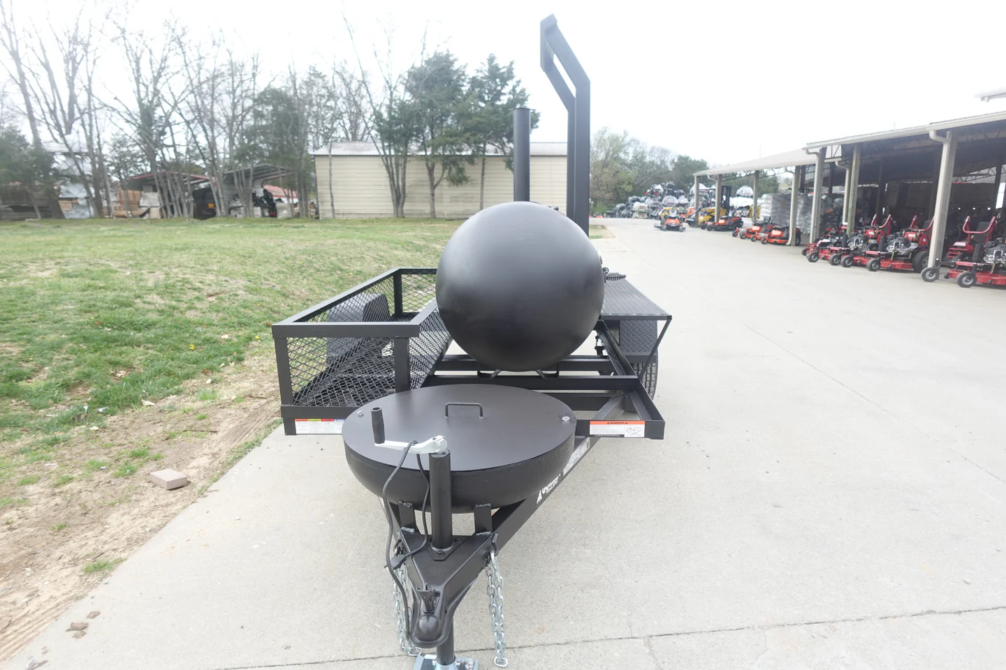 250 Gal Smoker Single Door with Counter Weight and Charkettle - Image 2