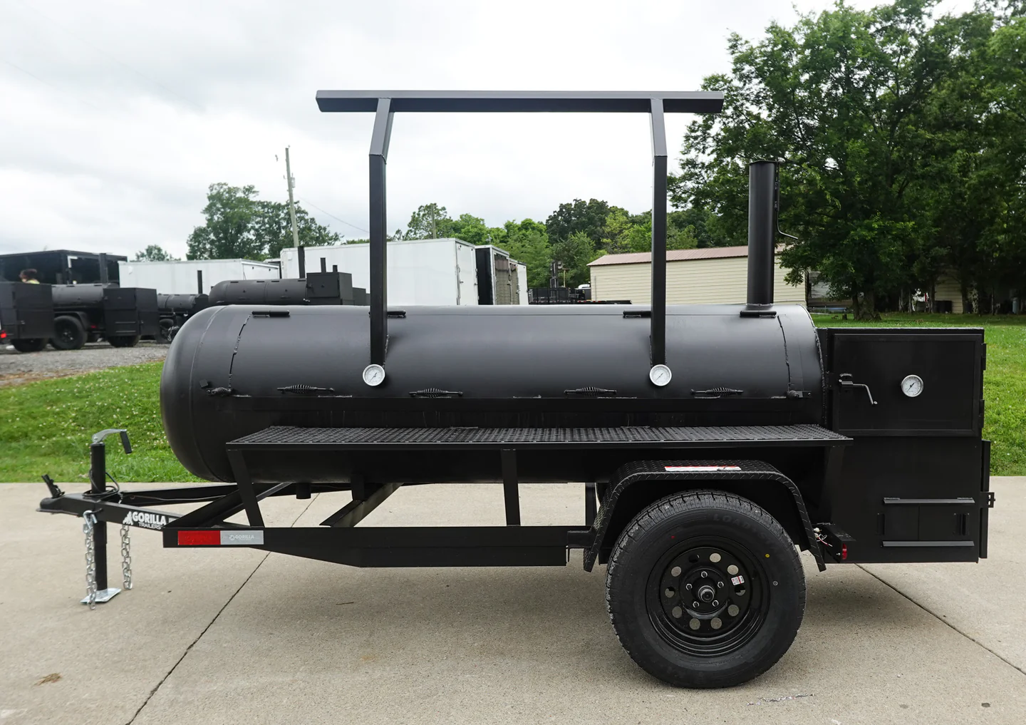 330 GAL Smoker Single Door With CounterWeight with Double Racks - Image 2