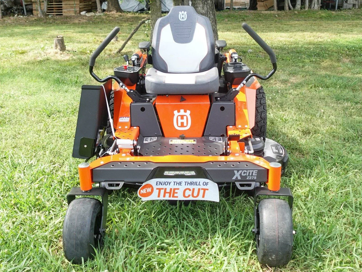 Husqvarna 54" Xcite 375 Zero Turn Mower 26HP KOH - Image 2