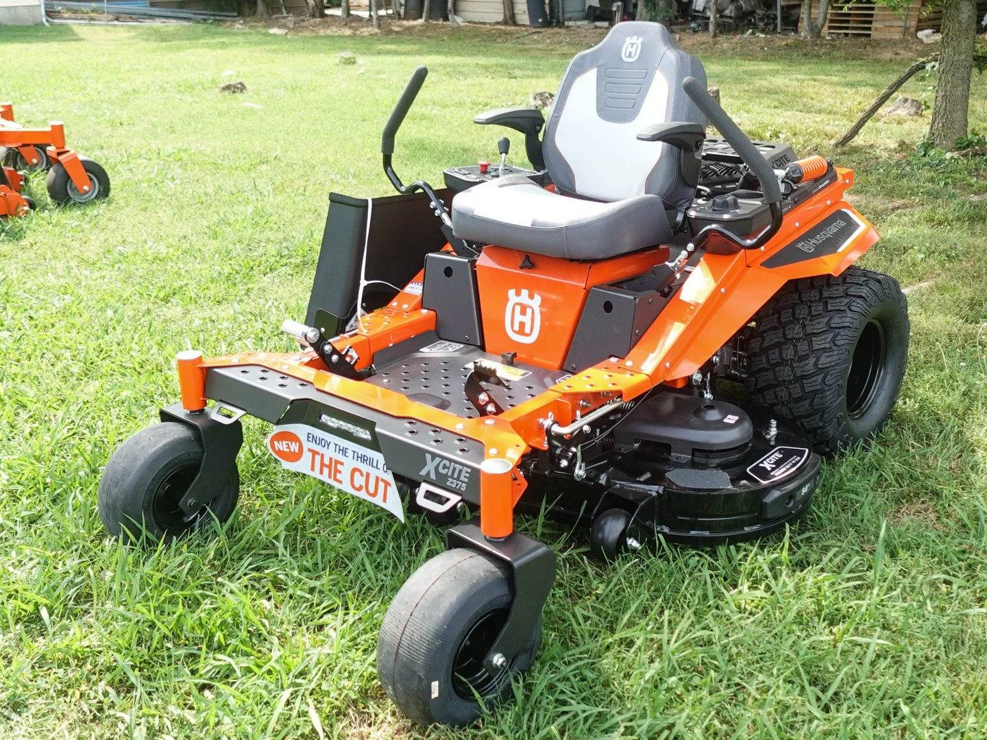 Husqvarna 54" Xcite 375 Zero Turn Mower 26HP KOH - Image 3
