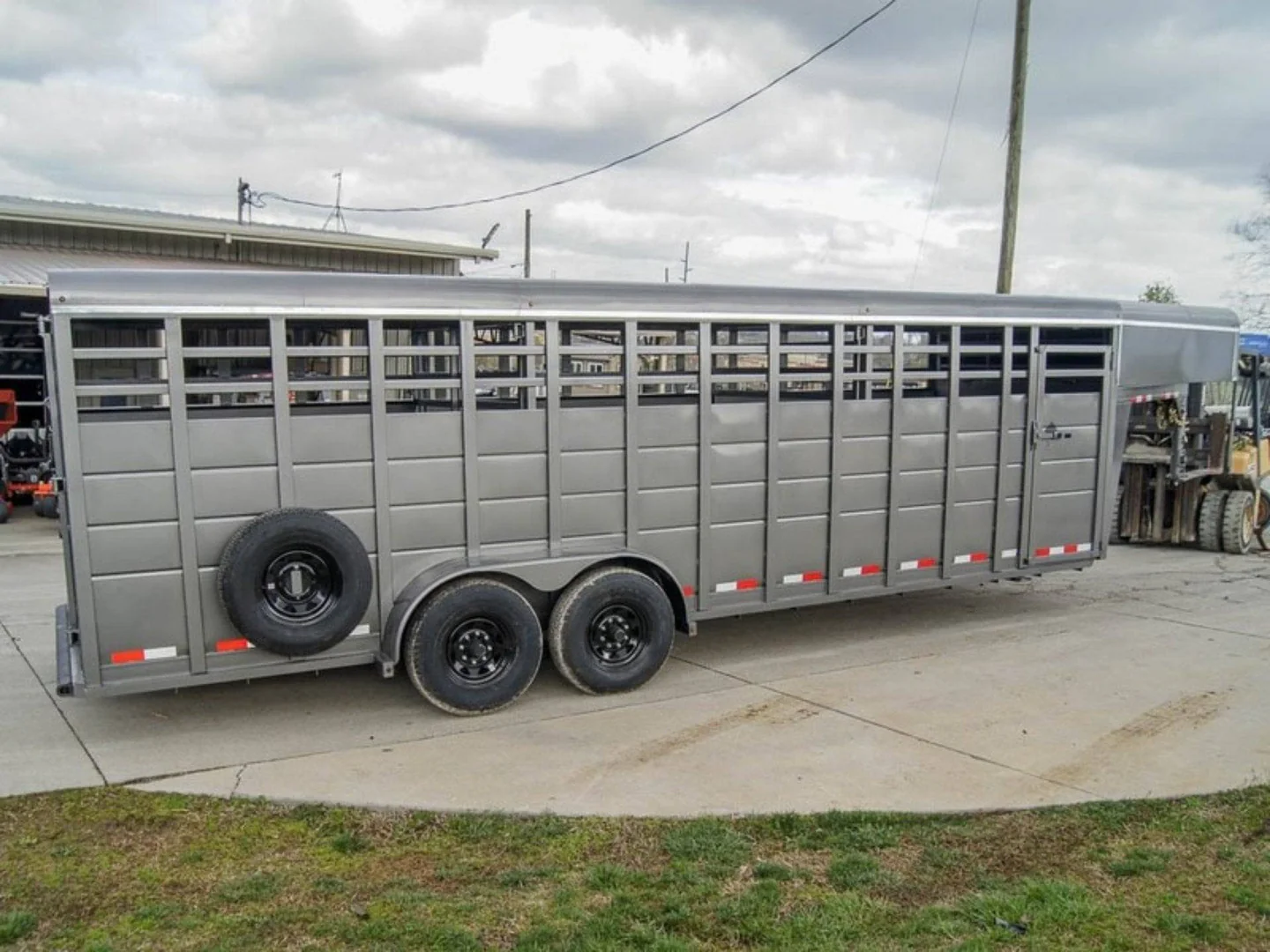 24ft Charcoal Gooseneck Livestock Trailer (2) 7K Axles - Image 2